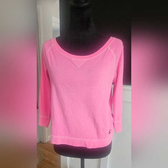 Hollister Tops - Hollister vintage top EUC